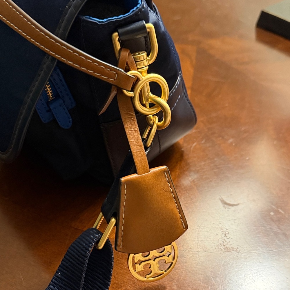 Tory Burch Navy Crossbody with Gold Buckle and Logo - Picture 3 of 8